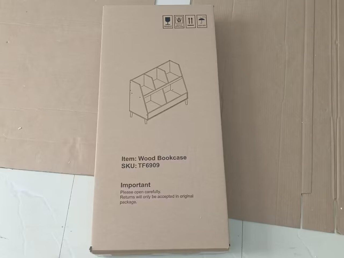 558198161